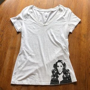 Amy Schumer white T-shirt